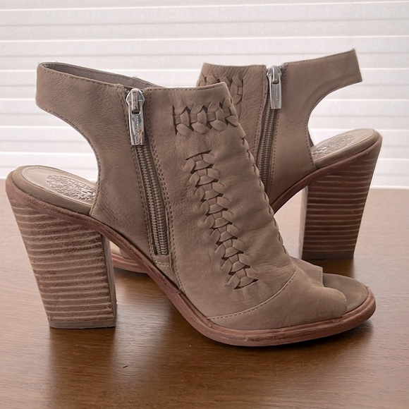 Vince Camuto Katri Gladiator Peep Toe, Size 8, Tan - Picture 9 of 10